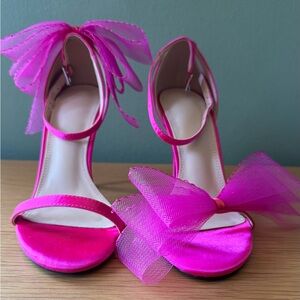 Elegant Pink Women's Heels Never worn